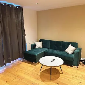 1 Bed Flat Near Apartamento Londres